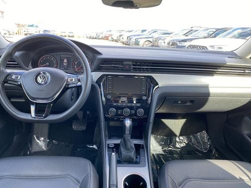 2021 Volkswagen Passat 2.0T SE
