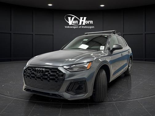 Daytona Gray Pearl Effect 2024 Audi Q5 55 S line Premium Plus