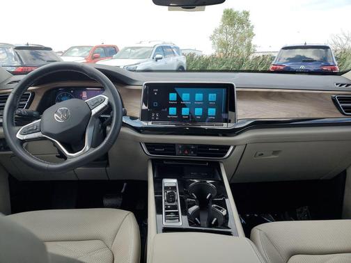 2024 Volkswagen Atlas 2.0T SE w/Technology 4MOTION