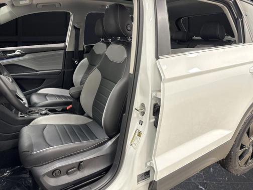 2024 Volkswagen Taos 1.5T SEL