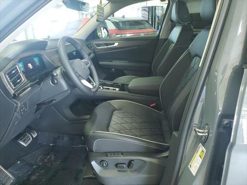 2025 Volkswagen Atlas 2.0T SEL Premium R-Line 4MOTION