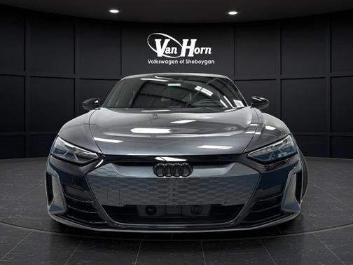 Daytona Gray Pearl Effect 2024 Audi RS e-tron GT quattro
