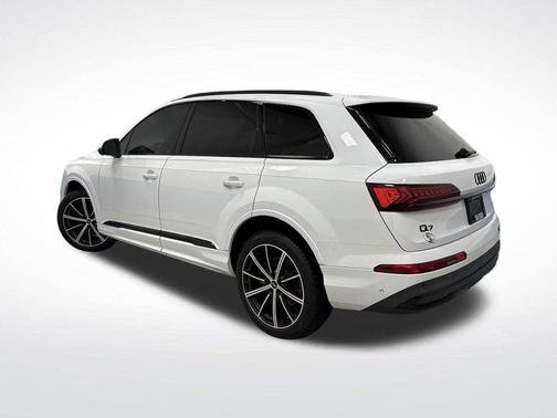 2022 Audi Q7 55 Premium Plus