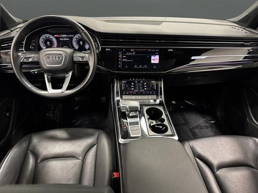 2022 Audi Q7 55 Premium Plus