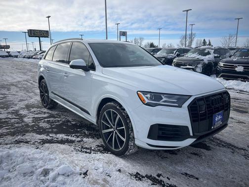 2022 Audi Q7 55 Premium Plus
