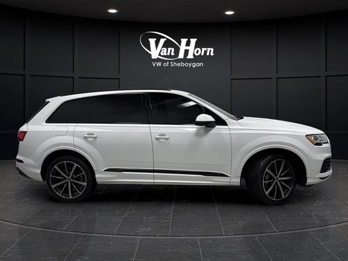 2022 Audi Q7 55 Premium Plus