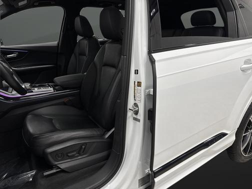2022 Audi Q7 55 Premium Plus
