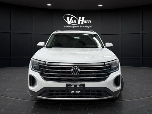 Pure White 2024 Volkswagen Atlas 2.0T SE
