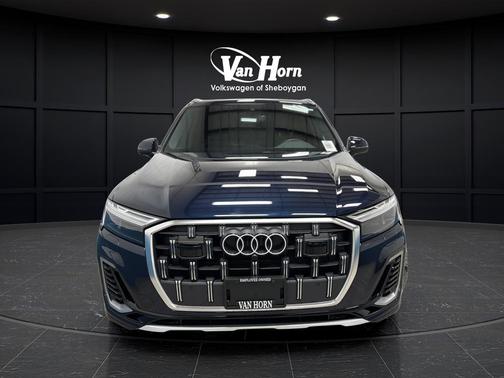 Waitomo Blue Metallic 2025 Audi Q7 55 Premium Plus