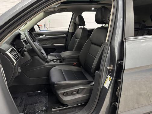 2023 Volkswagen Atlas 3.6L SE w/Technology