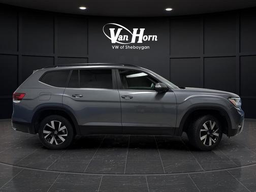 2023 Volkswagen Atlas 3.6L SE w/Technology