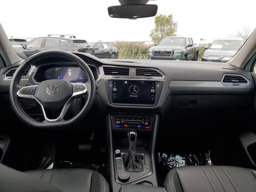 2024 Volkswagen Tiguan 2.0T SE 4MOTION