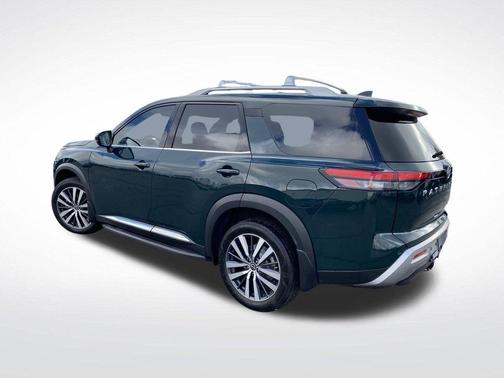 2022 Nissan Pathfinder Platinum 4WD