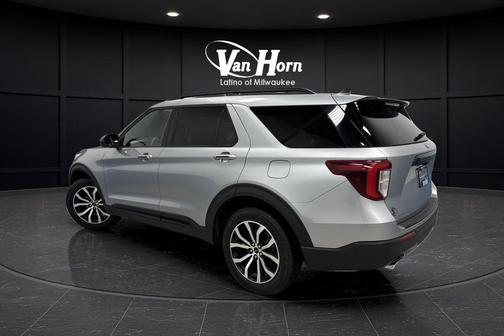 Iconic Silver Metallic 2023 Ford Explorer ST-Line