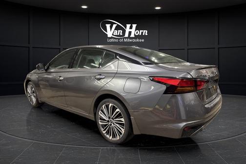 Gun Metallic 2023 Nissan Altima 2.5 SL