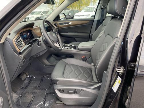 2025 Volkswagen Atlas 2.0T SE w/Technology 4MOTION
