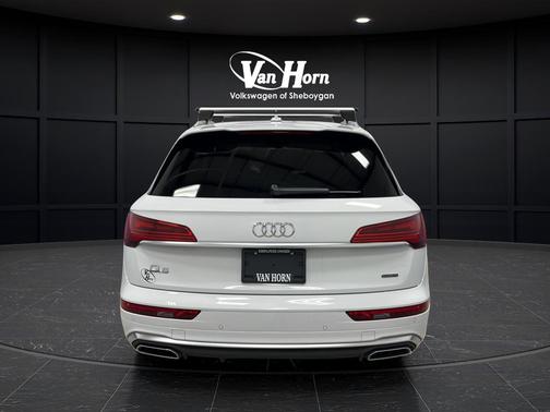 Glacier White Metallic 2025 Audi Q5 55 S line Premium Plus