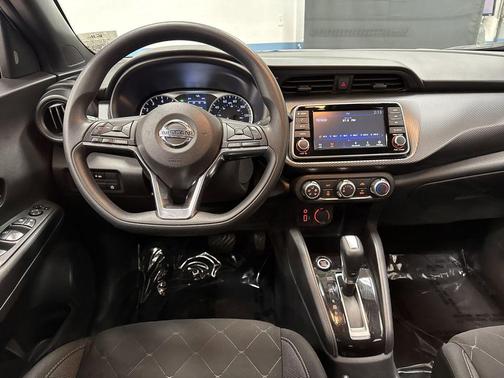 2020 Nissan Kicks S