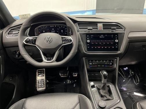 2022 Volkswagen Tiguan 2.0T SEL R-Line 4MOTION