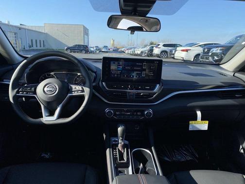 2025 Nissan Altima SR AWD