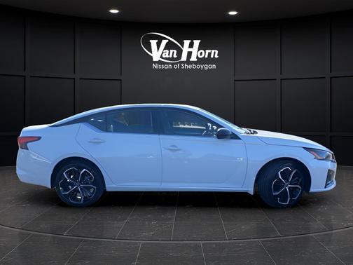 2025 Nissan Altima SR AWD