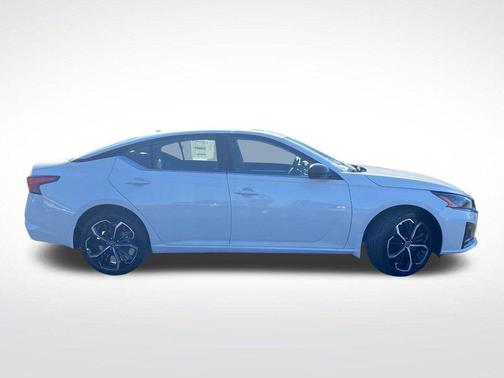 2025 Nissan Altima SR AWD