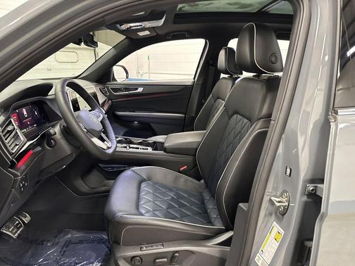 2024 Volkswagen Atlas Cross Sport 2.0T SEL Premium