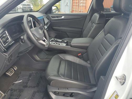 2024 Volkswagen Atlas Cross Sport 2.0T SEL