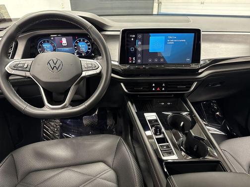 2025 Volkswagen Atlas Cross Sport 2.0T SE w/Technology 4MOTION