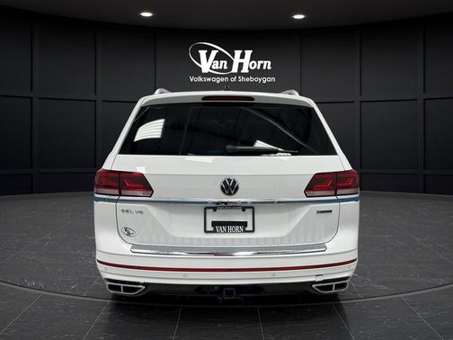 Pure White 2022 Volkswagen Atlas 3.6L SEL Premium