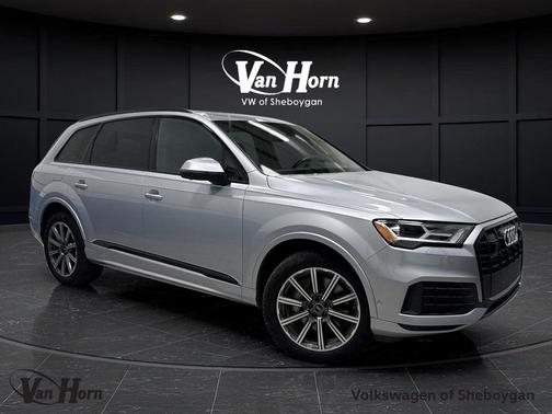 2022 Audi Q7 45 Premium Plus