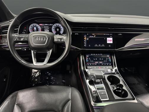 2022 Audi Q7 45 Premium Plus