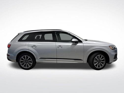 2022 Audi Q7 45 Premium Plus