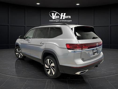 Silver Mist Metallic 2024 Volkswagen Atlas 2.0T SE w/Technology 4MOTION