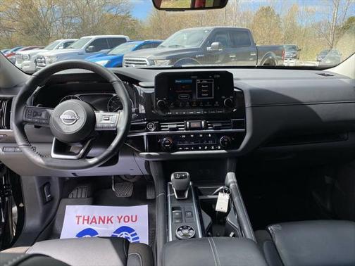 2024 Nissan Pathfinder SL 4WD
