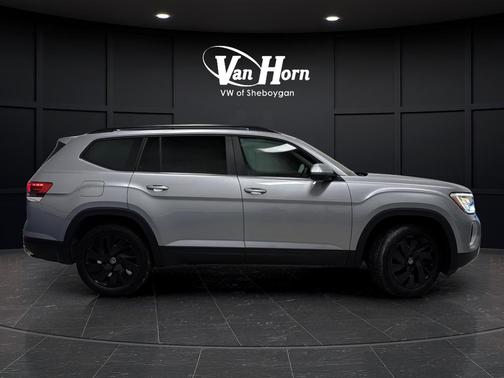 2024 Volkswagen Atlas 2.0T SE w/Technology 4MOTION