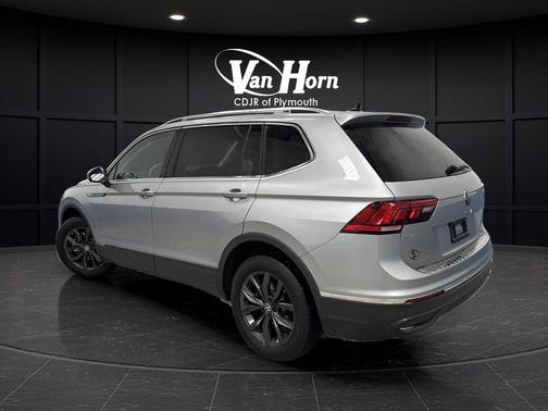 Platinum Gray Metallic 2022 Volkswagen Tiguan 2.0T SE 4MOTION