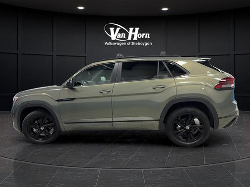Green Pearl 2025 Volkswagen Atlas Cross Sport 2.0T SEL