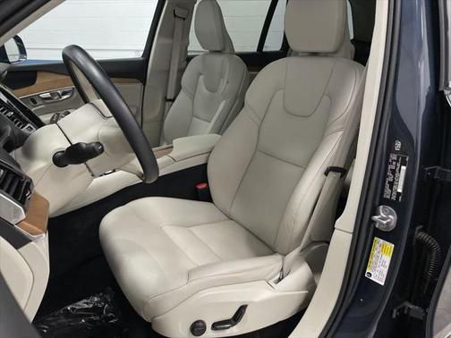 2022 Volvo XC90 Recharge Plug-In Hybrid T8 Inscription Expression 6 Passenger
