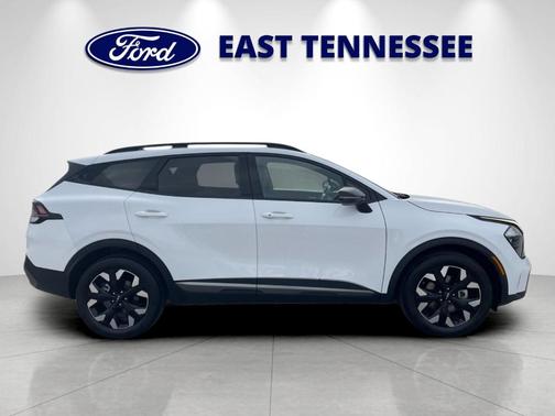 Glacial White Pearl 2023 Kia Sportage X-Line