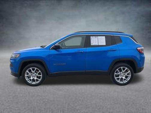 2022 Jeep Compass Latitude Lux