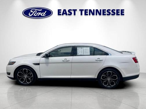 White Platinum Clearcoat Metallic 2017 Ford Taurus SHO