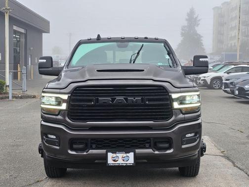 2024 RAM 3500 Laramie Crew Cab 4x4 8' Box