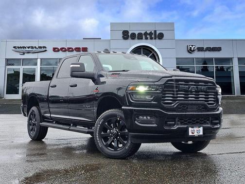 Diamond Black Crystal Pearlcoat 2026 RAM 2500 Big Horn Crew Cab 4x4 6'4' Box