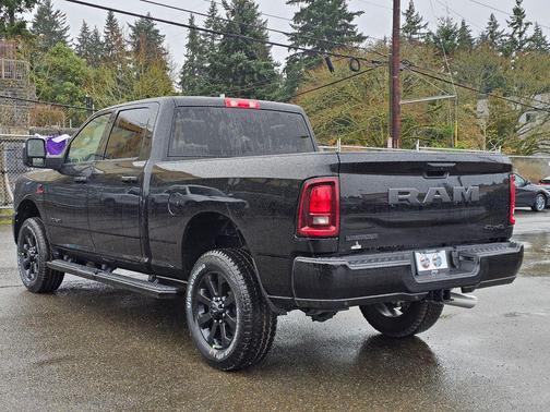 Diamond Black Crystal Pearlcoat 2026 RAM 2500 Big Horn Crew Cab 4x4 6'4' Box