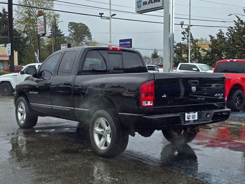 Black Clearcoat 2005 Dodge Ram 1500 SLT Quad Cab
