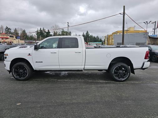 2025 RAM 2500 Laramie Crew Cab 4x4 8' Box