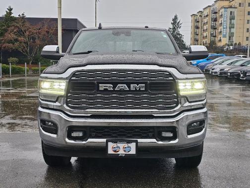 2022 RAM 3500 Limited Crew Cab 4x4 8' Box