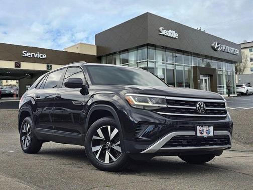 Deep Black 2020 Volkswagen Atlas Cross Sport 2.0T SE