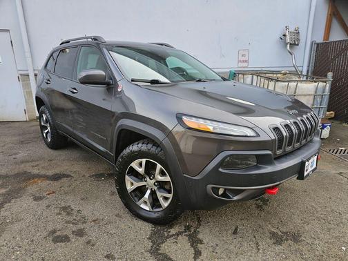 Granite Crystal Metallic Clearcoat 2015 Jeep Cherokee Trailhawk